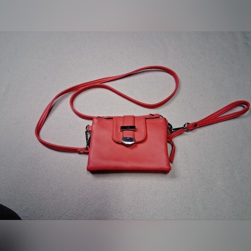 4/20$ Charming Charlie Bold Coral Crossbody Bag